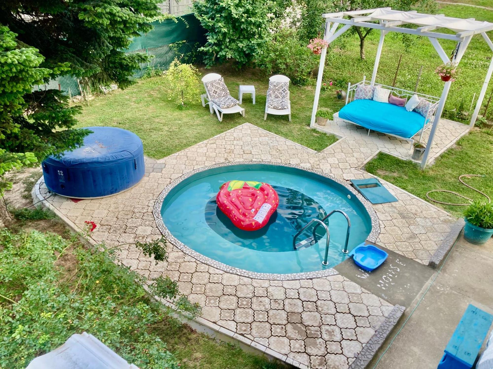 White House With Sauna And Jacuzzi 노비사드 외부 사진